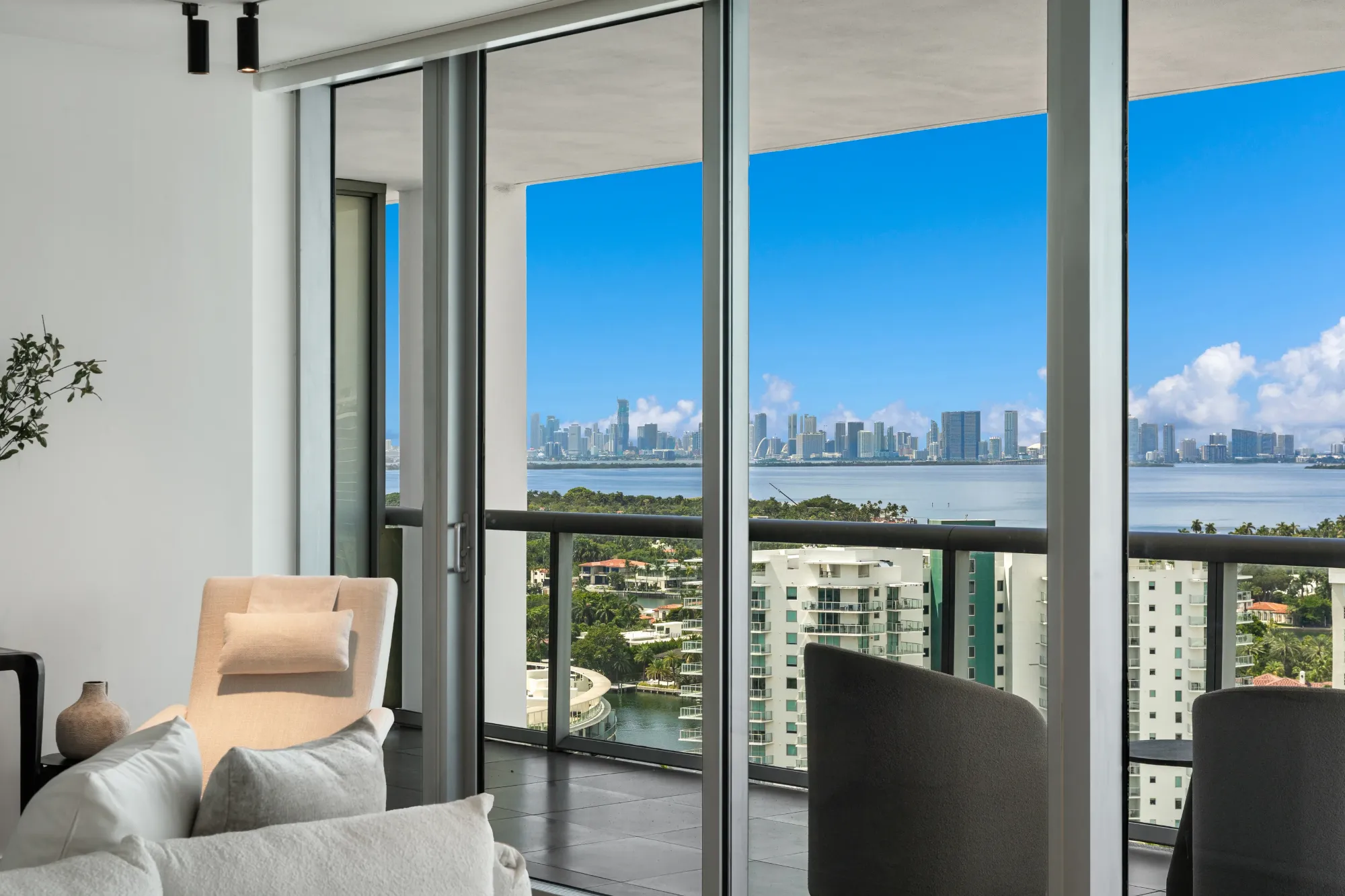 Corner of the terrace where ocean and city views meet